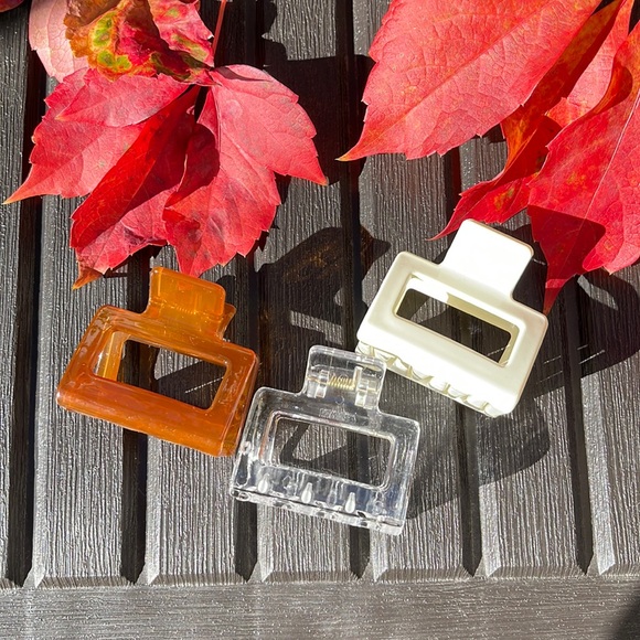 3 Trendy Claw Hair Clips - Picture 4 of 12